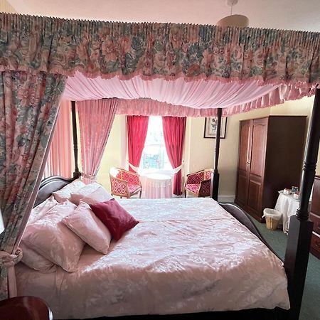 White Court Llandudno Bed & Breakfast Luaran gambar